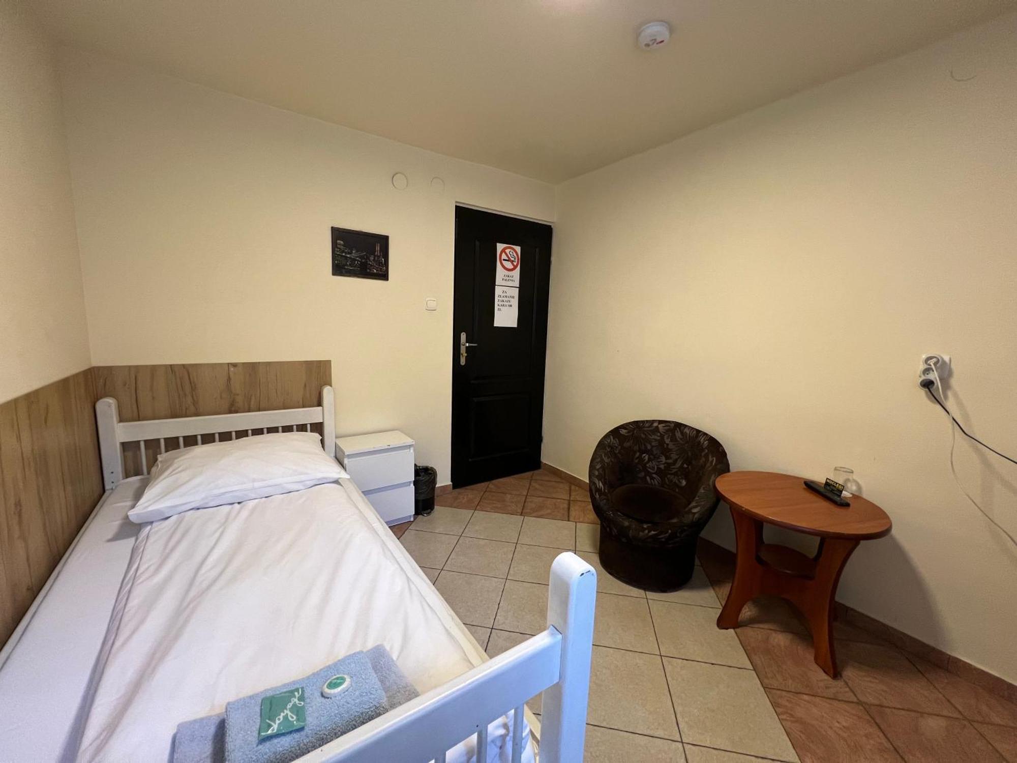 Etna - Hostel -Noclegi رشيشوف المظهر الخارجي الصورة