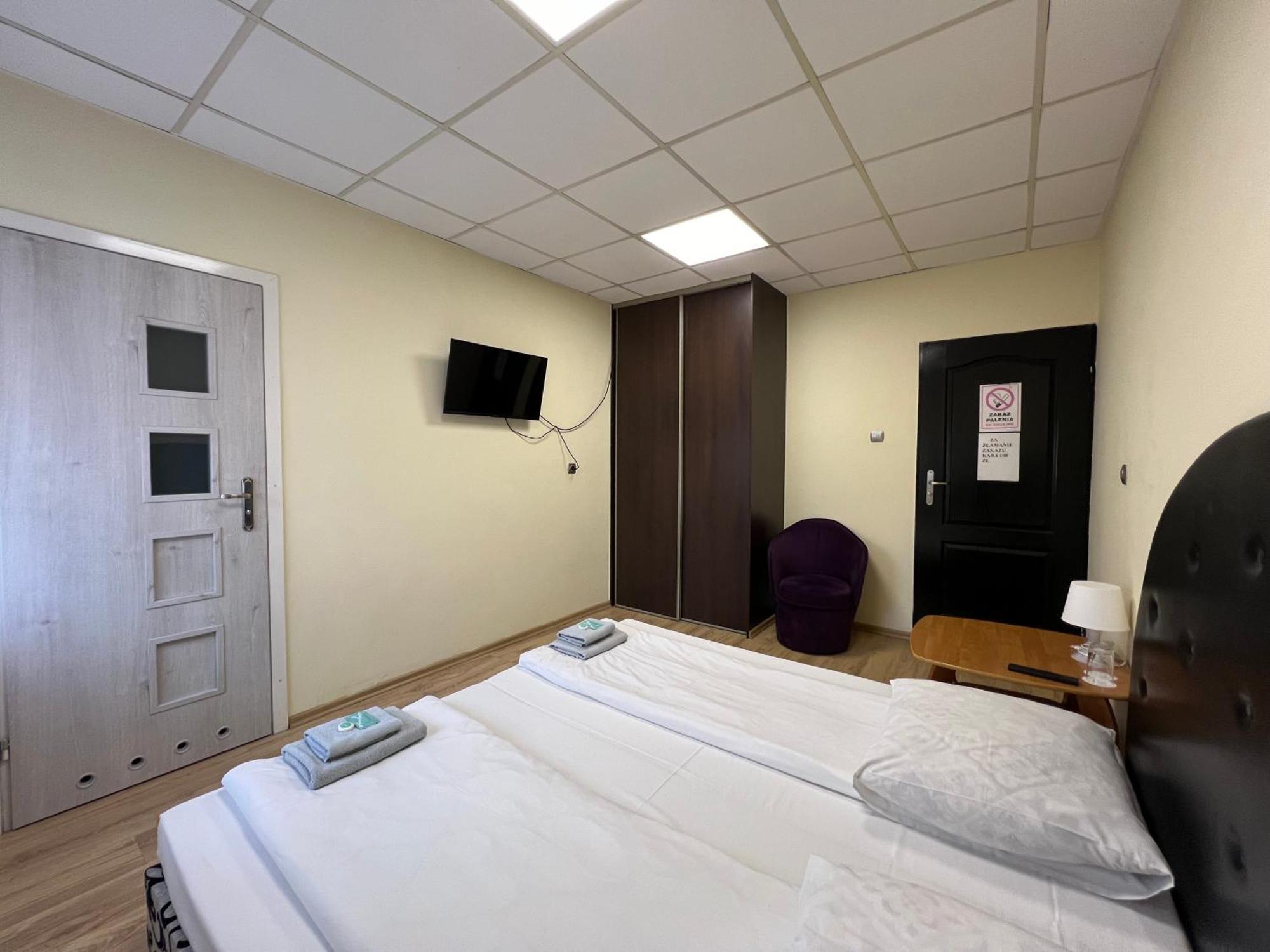 Etna - Hostel -Noclegi رشيشوف المظهر الخارجي الصورة