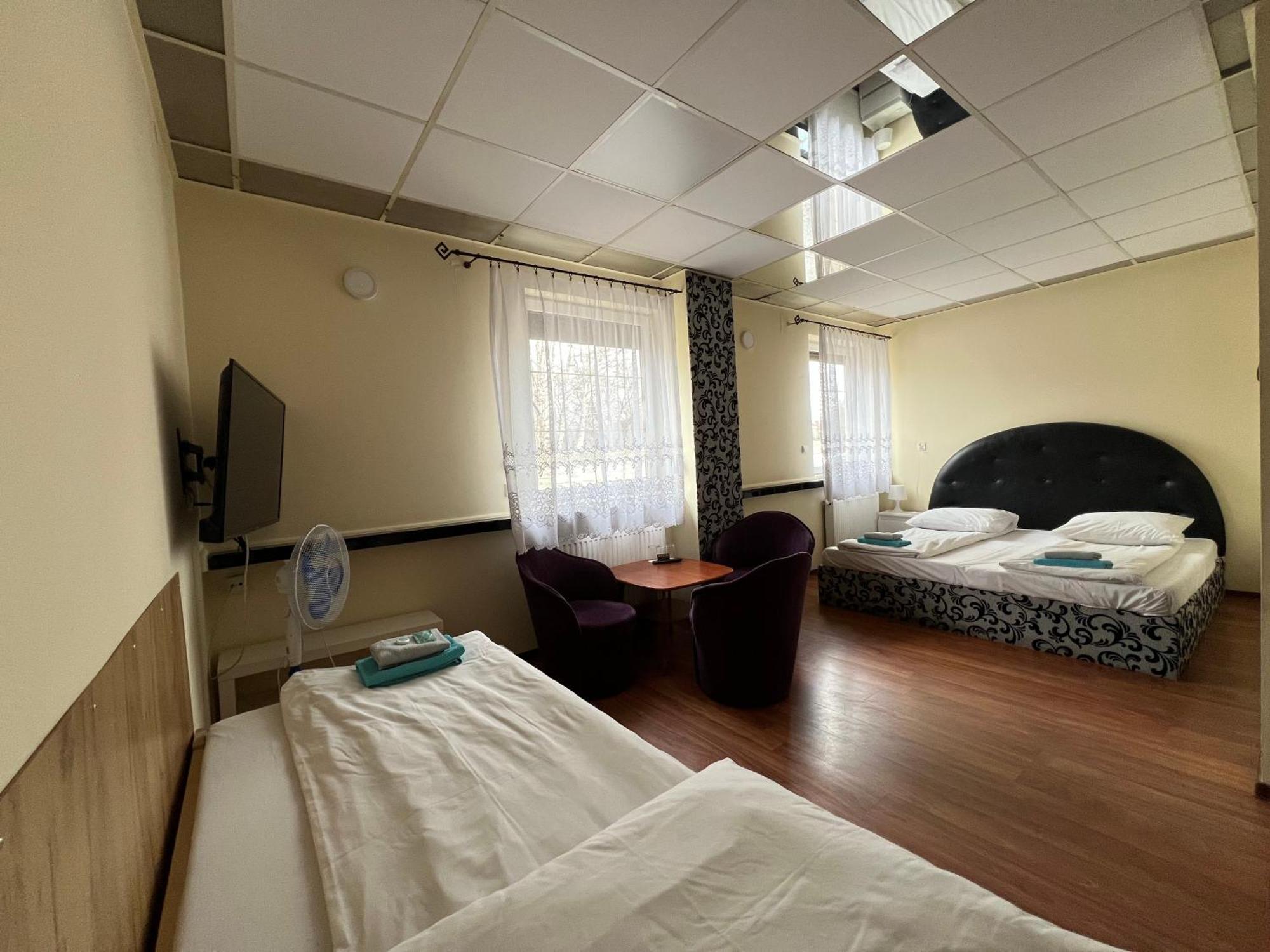 Etna - Hostel -Noclegi رشيشوف المظهر الخارجي الصورة