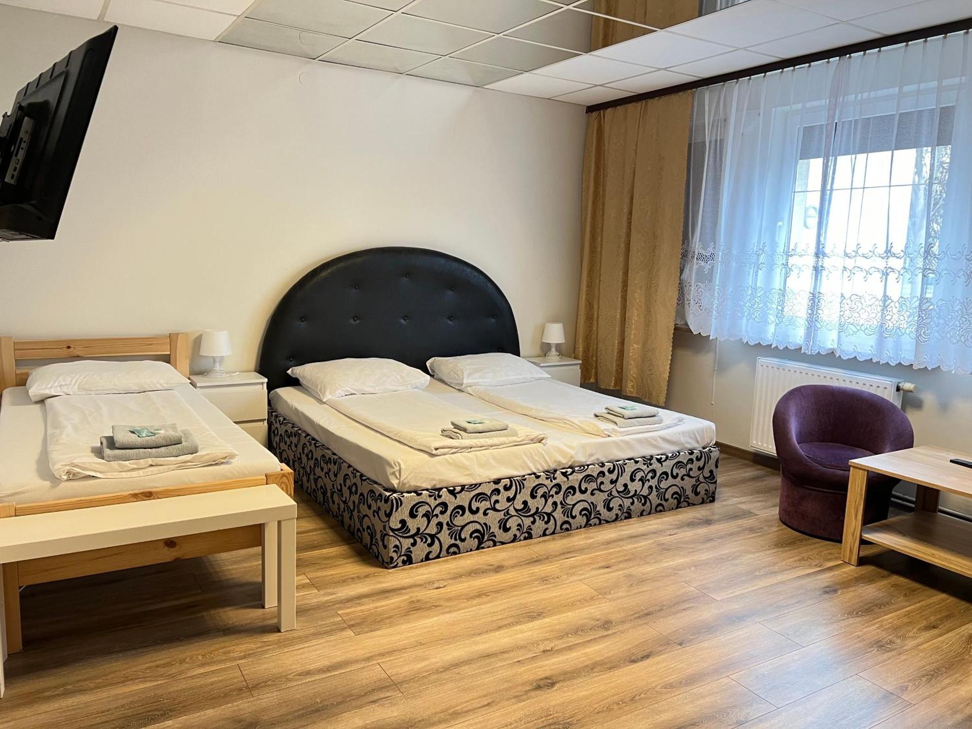 Etna - Hostel -Noclegi رشيشوف المظهر الخارجي الصورة