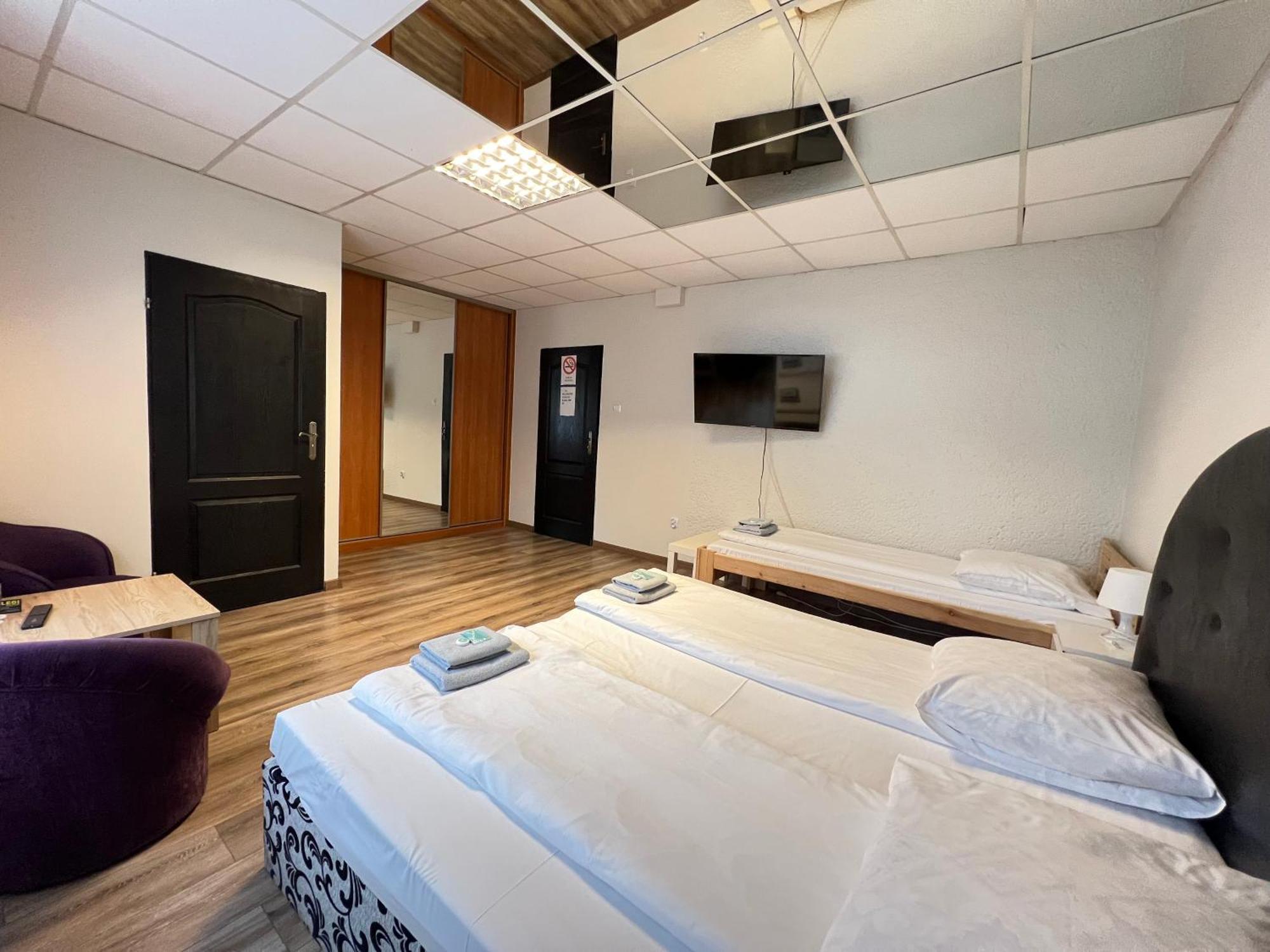Etna - Hostel -Noclegi رشيشوف المظهر الخارجي الصورة