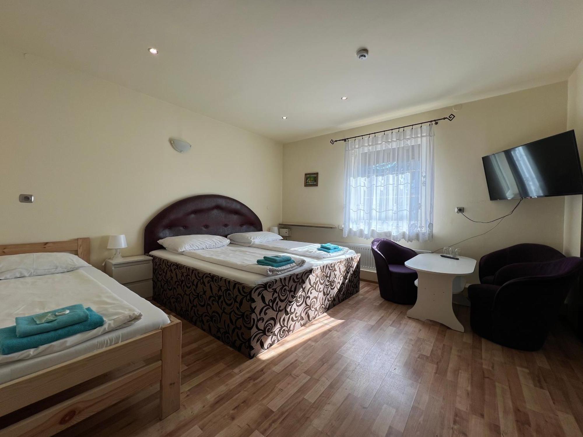 Etna - Hostel -Noclegi رشيشوف المظهر الخارجي الصورة