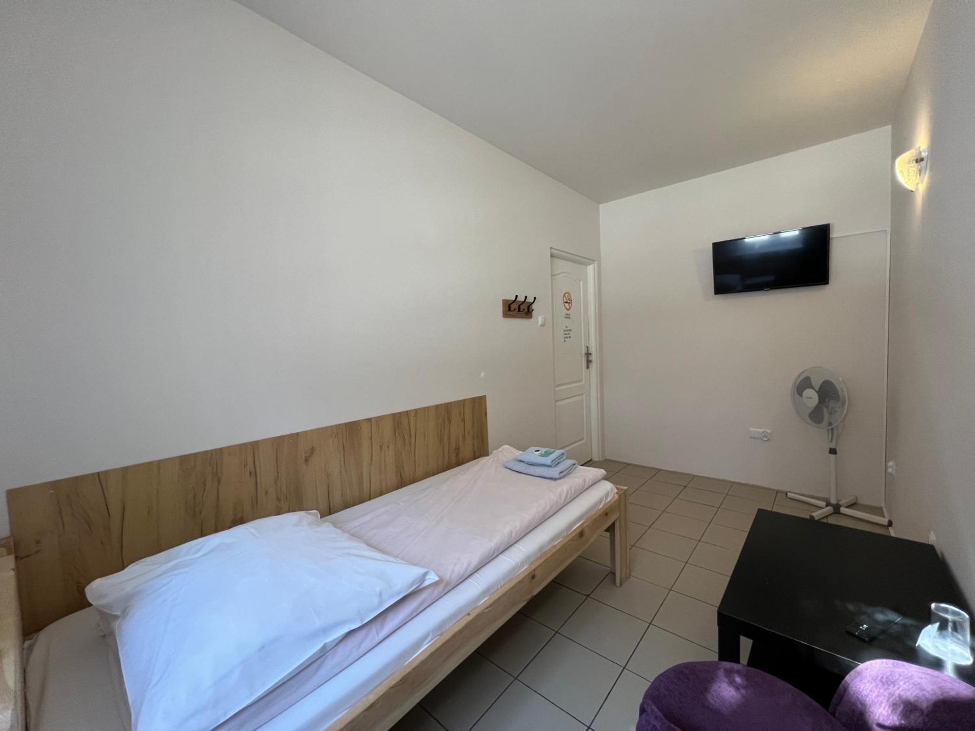 Etna - Hostel -Noclegi رشيشوف المظهر الخارجي الصورة