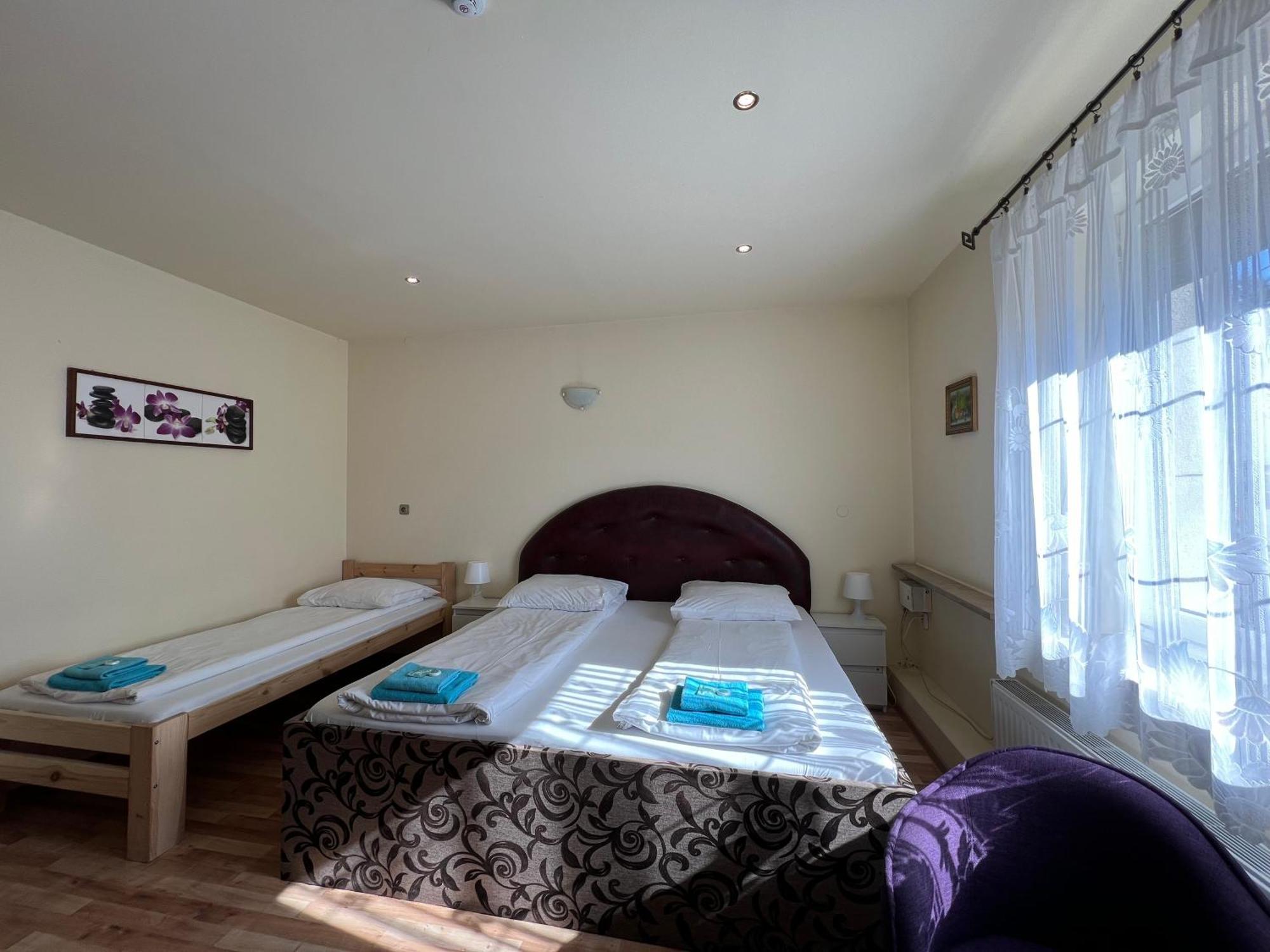 Etna - Hostel -Noclegi رشيشوف المظهر الخارجي الصورة