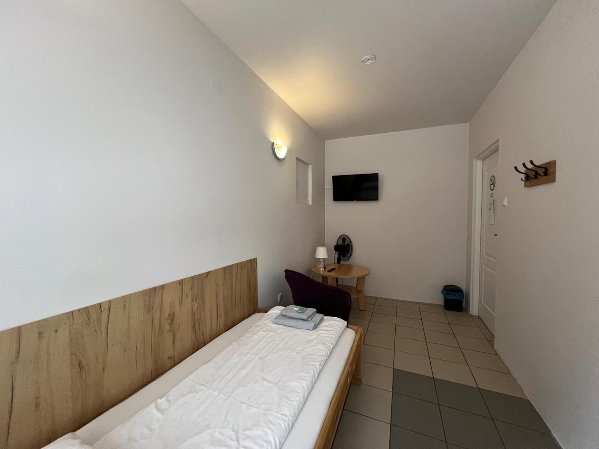 Etna - Hostel -Noclegi رشيشوف المظهر الخارجي الصورة