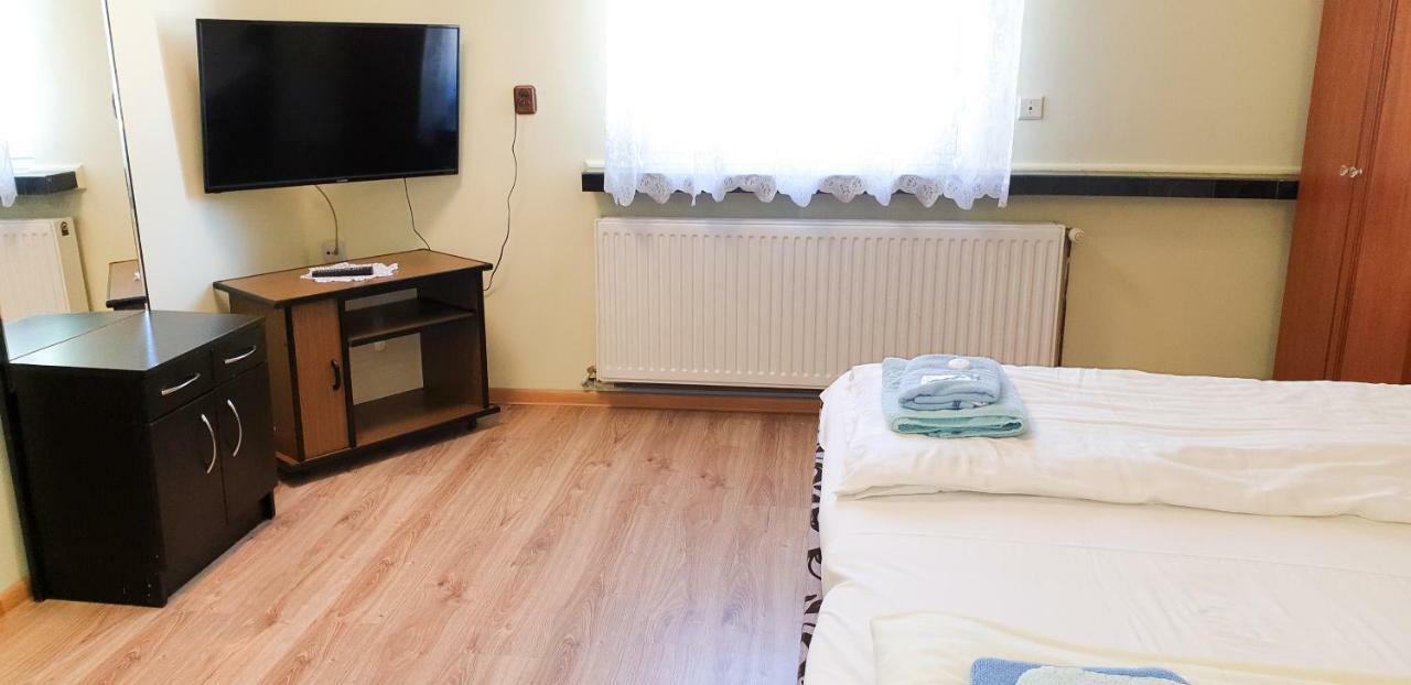 Etna - Hostel -Noclegi رشيشوف المظهر الخارجي الصورة