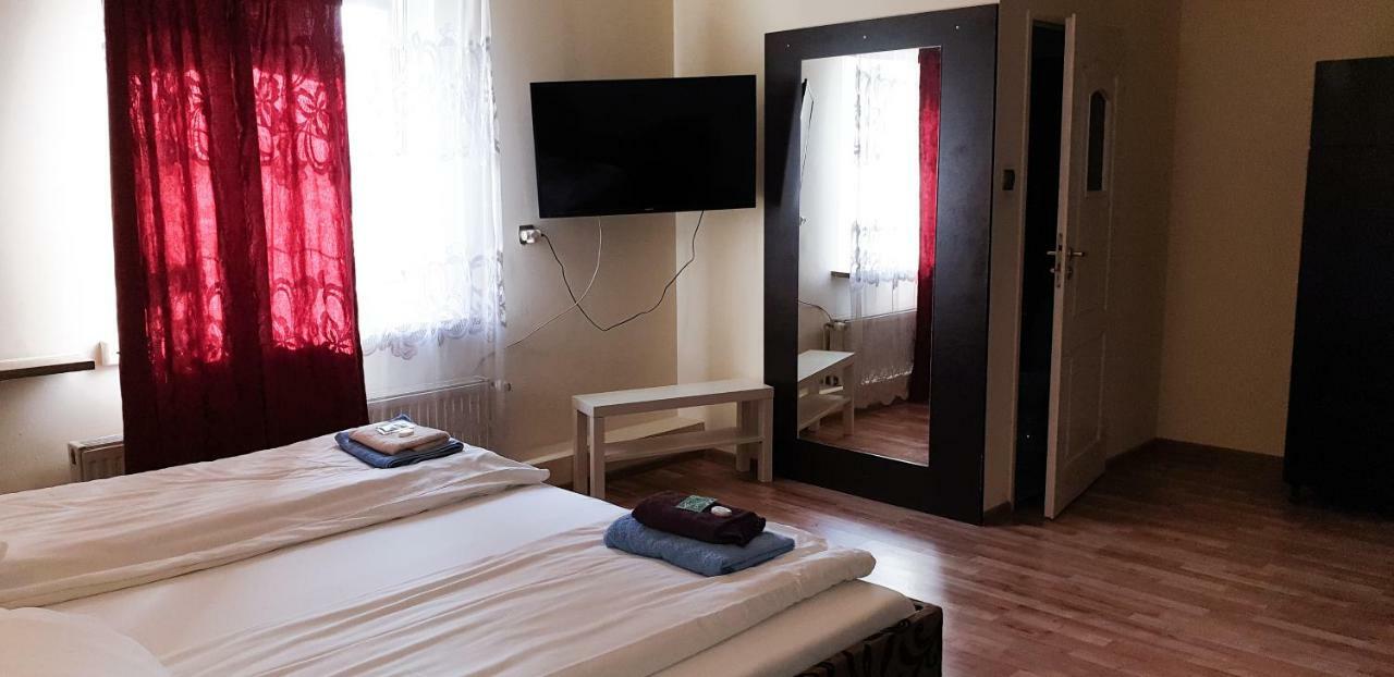 Etna - Hostel -Noclegi رشيشوف المظهر الخارجي الصورة